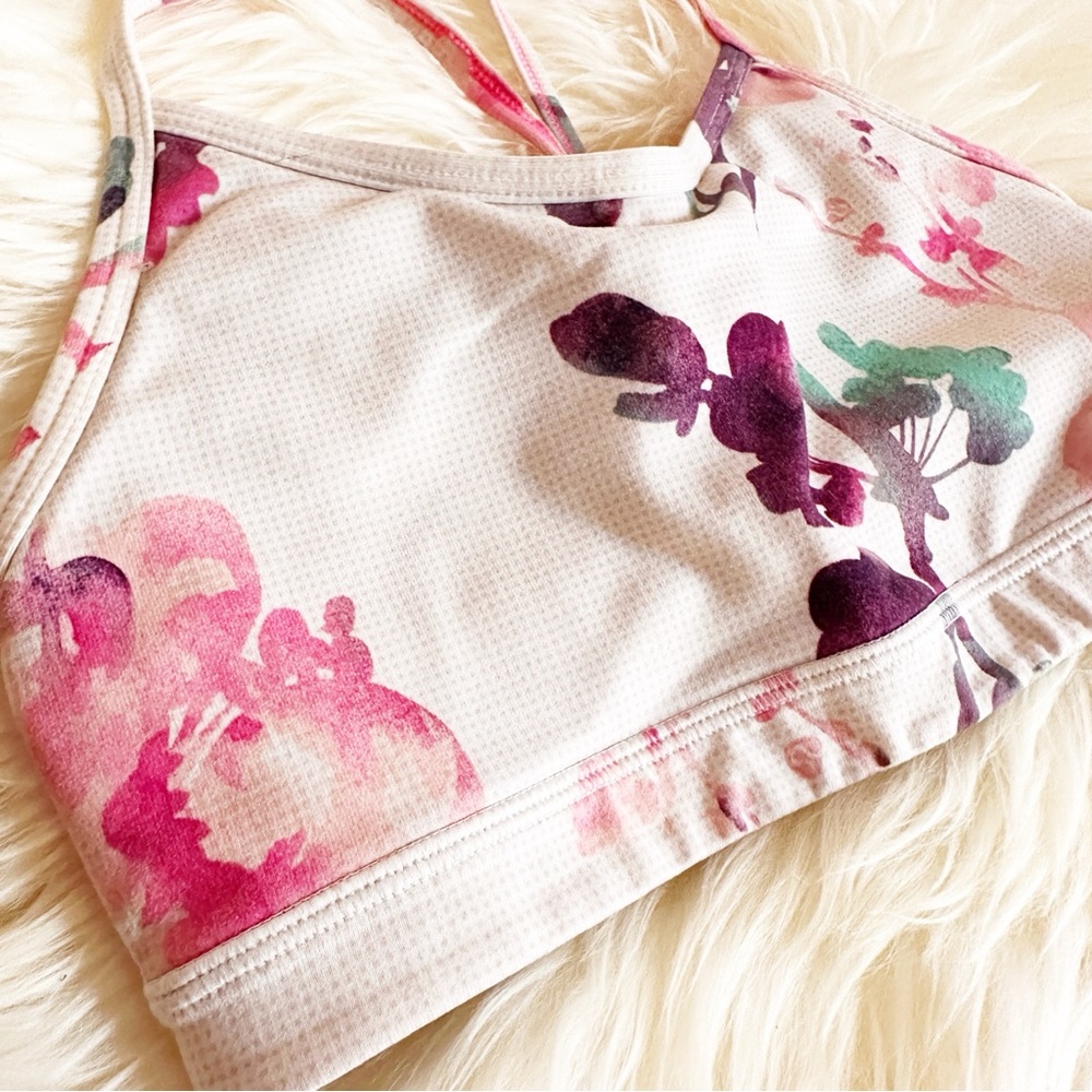 Lululemon Flow Y Bra Sz 4 - Picture 2 of 7